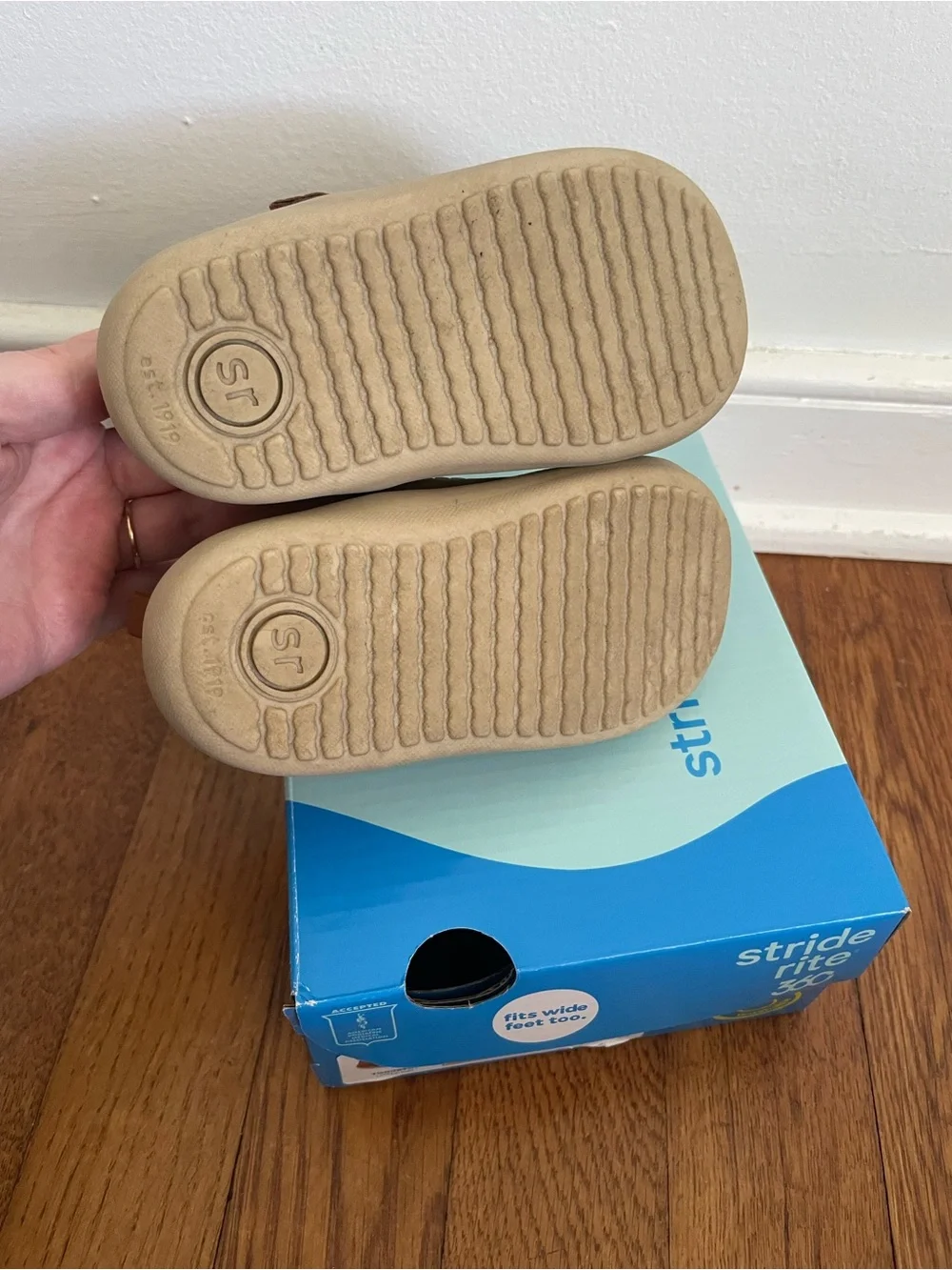 Size 6 Stride Rite Cheyenne Mary Janes